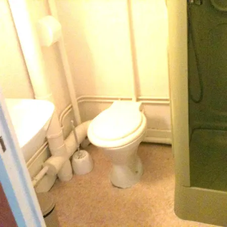 Appartement De 2 Chambres A La Bourboule Avec Magnifique Vue Sur La Montagne Jardin Clos Et Wifi A 12 Km Des Pistes *