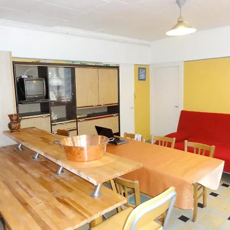 Appartement De 2 Chambres A La Bourboule Avec Magnifique Vue Sur La Montagne Jardin Clos Et Wifi A 12 Km Des Pistes Apartman